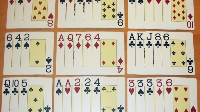 Mậu Binh Là Gì? Tổng Quan Về Trò Chơi